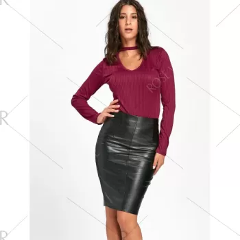 Keyhole Neck Ribbed T-shirt - Wine Red